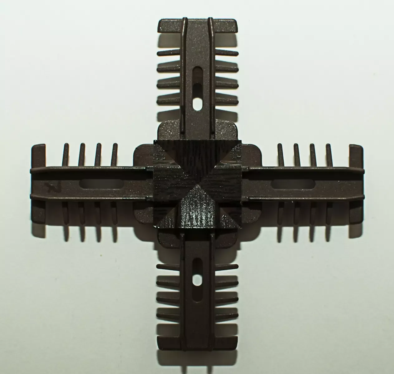 Профиль 25 мм белый+темный дуб (Renolit 2052089) - фото - 1