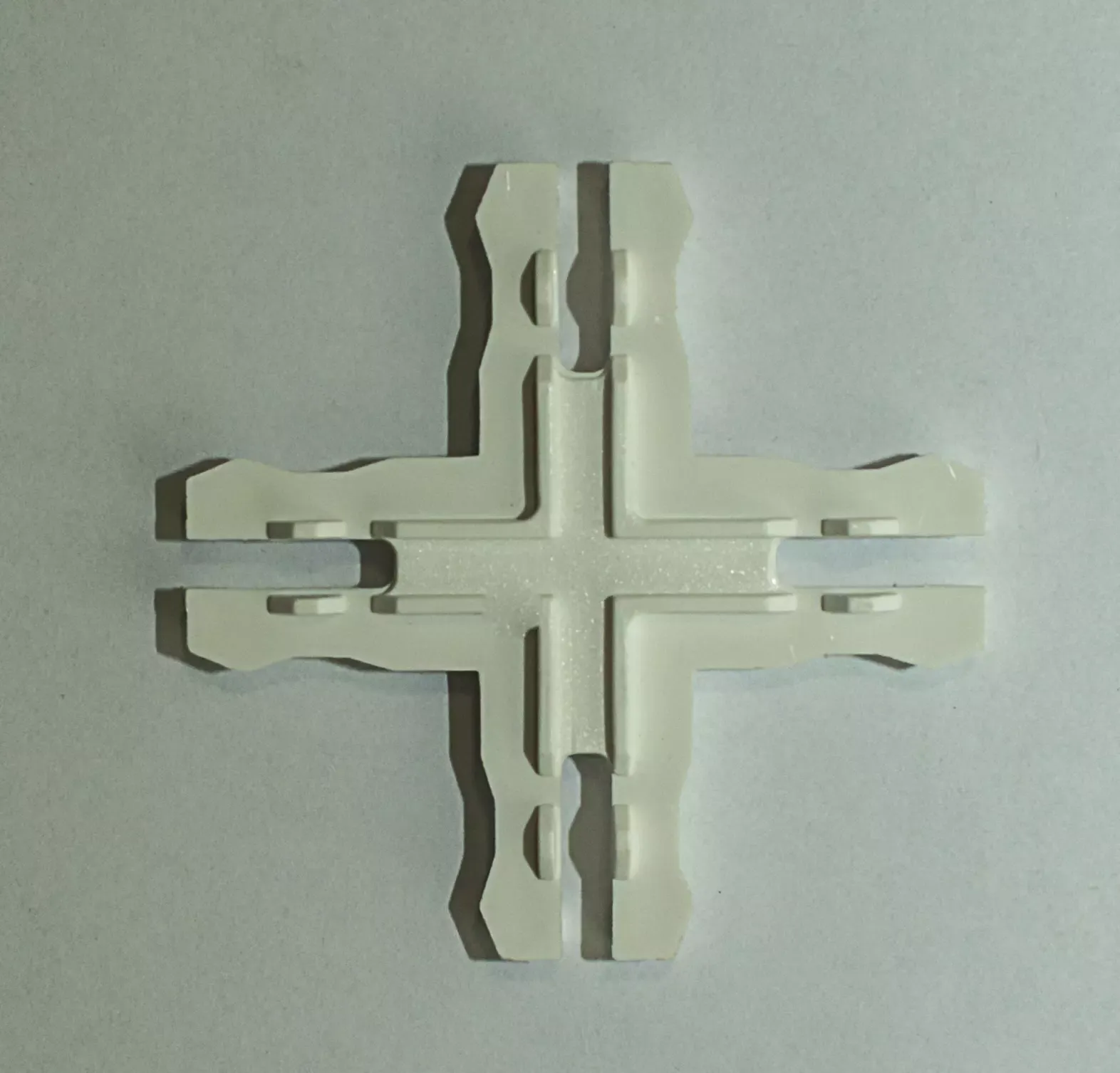 Центр. крест внутренний для ламинир. профиля - фото - 1