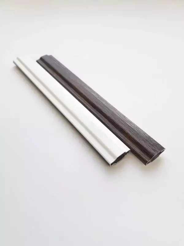 Профиль 18 мм белый+рустикальный дуб (Renolit 3149008) - фото - 1