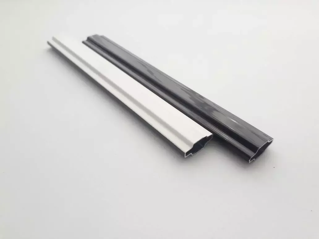 Профиль 18 мм (белый + RAL 9005 глубокий чёрный) (хлыст 3 м) - фото - 1