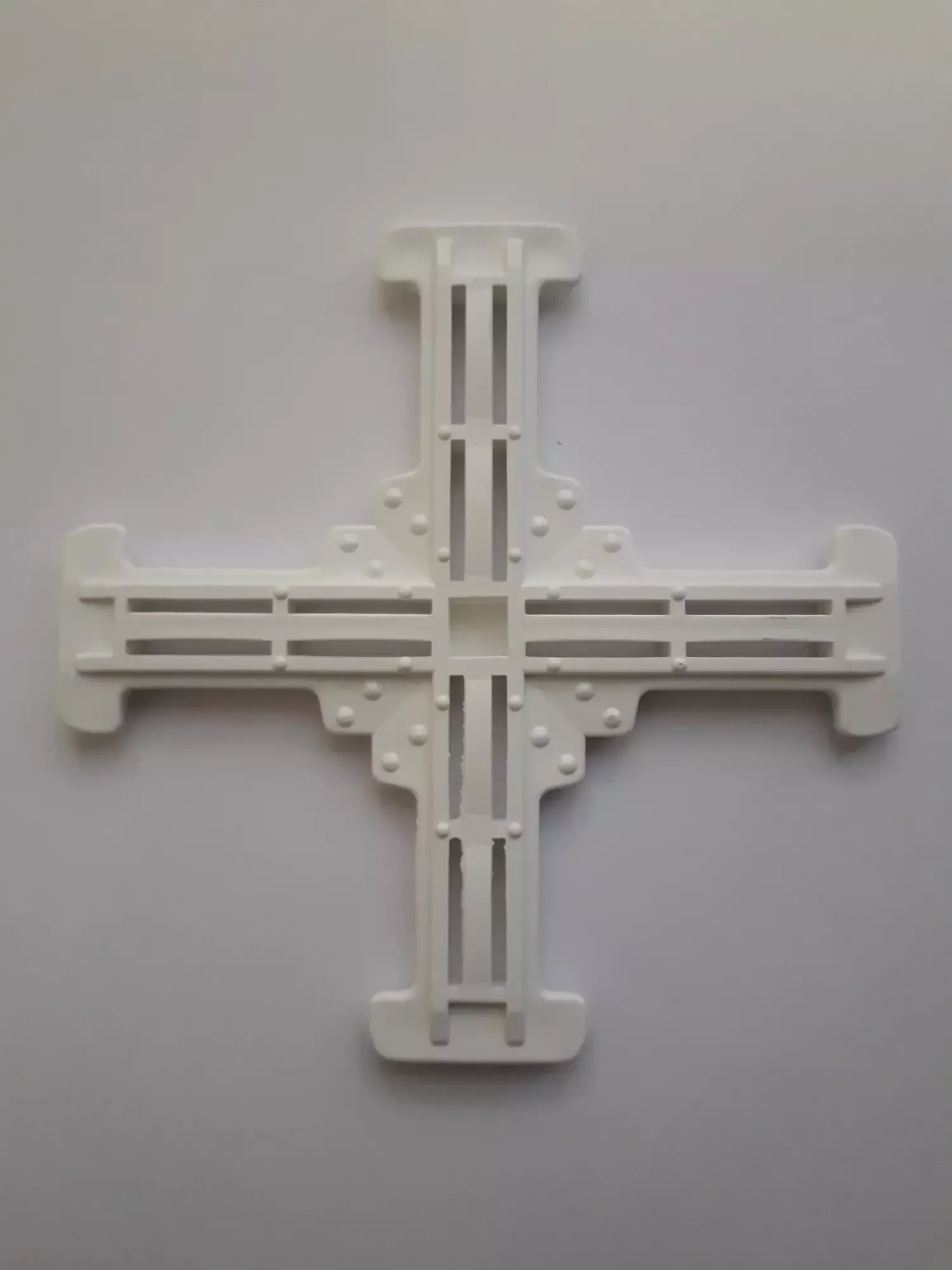 Центр. крест 18 мм , половинка RAL - фото - 1